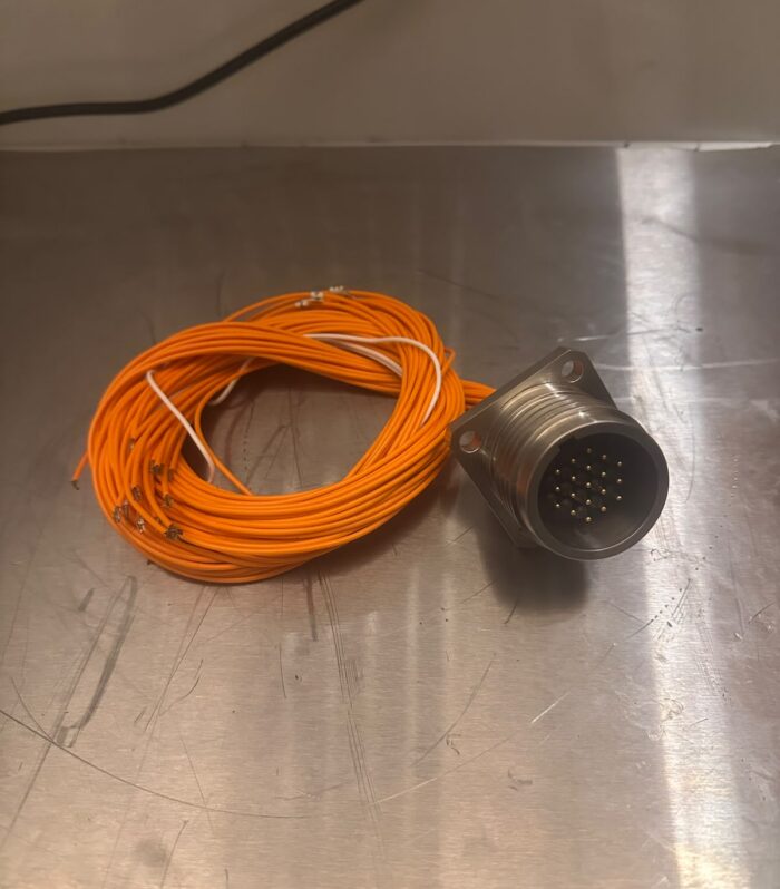 ? Bulkhead 19 Pin Male