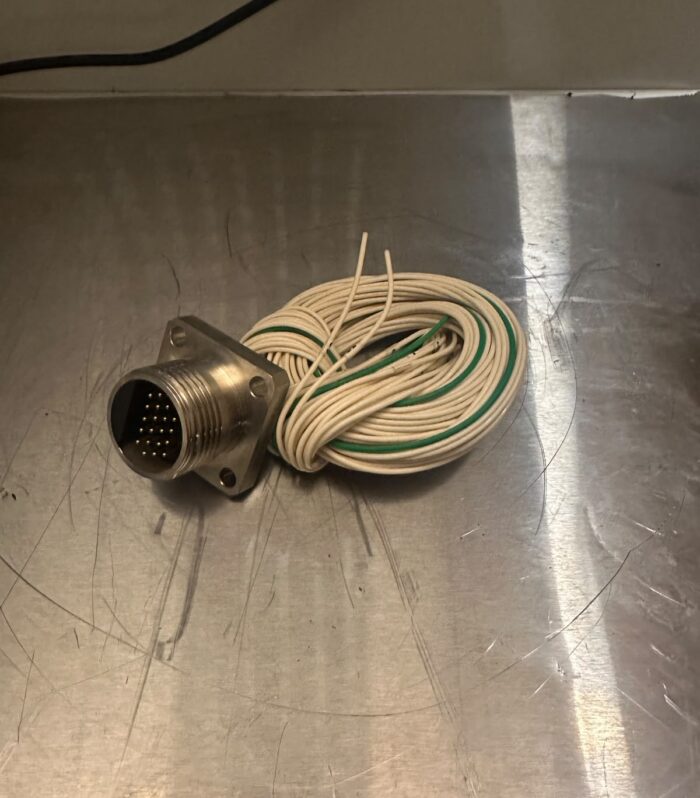 ? Bulkhead 20 Pin Male
